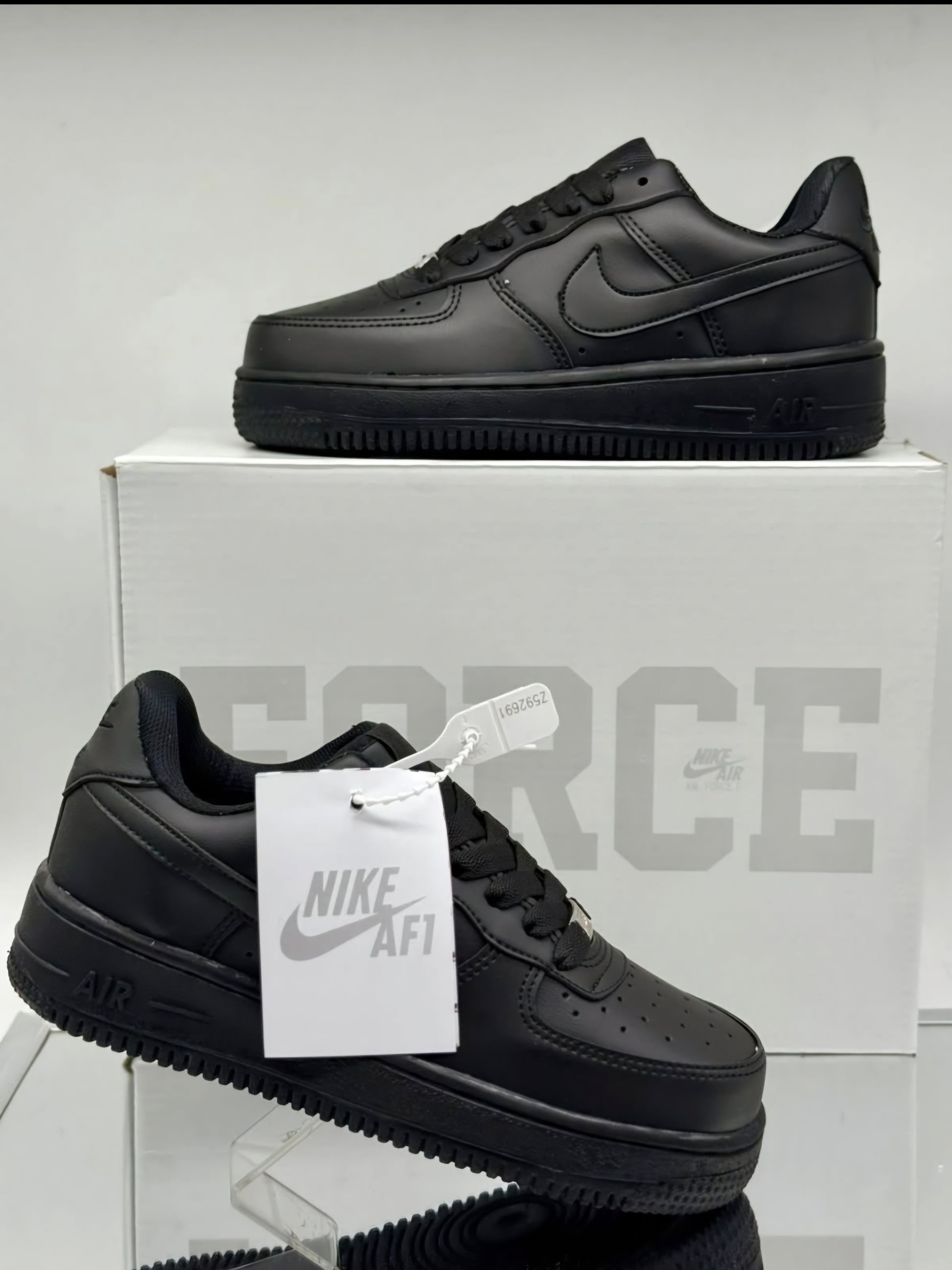 Nike Air Force 1 Negro Total
