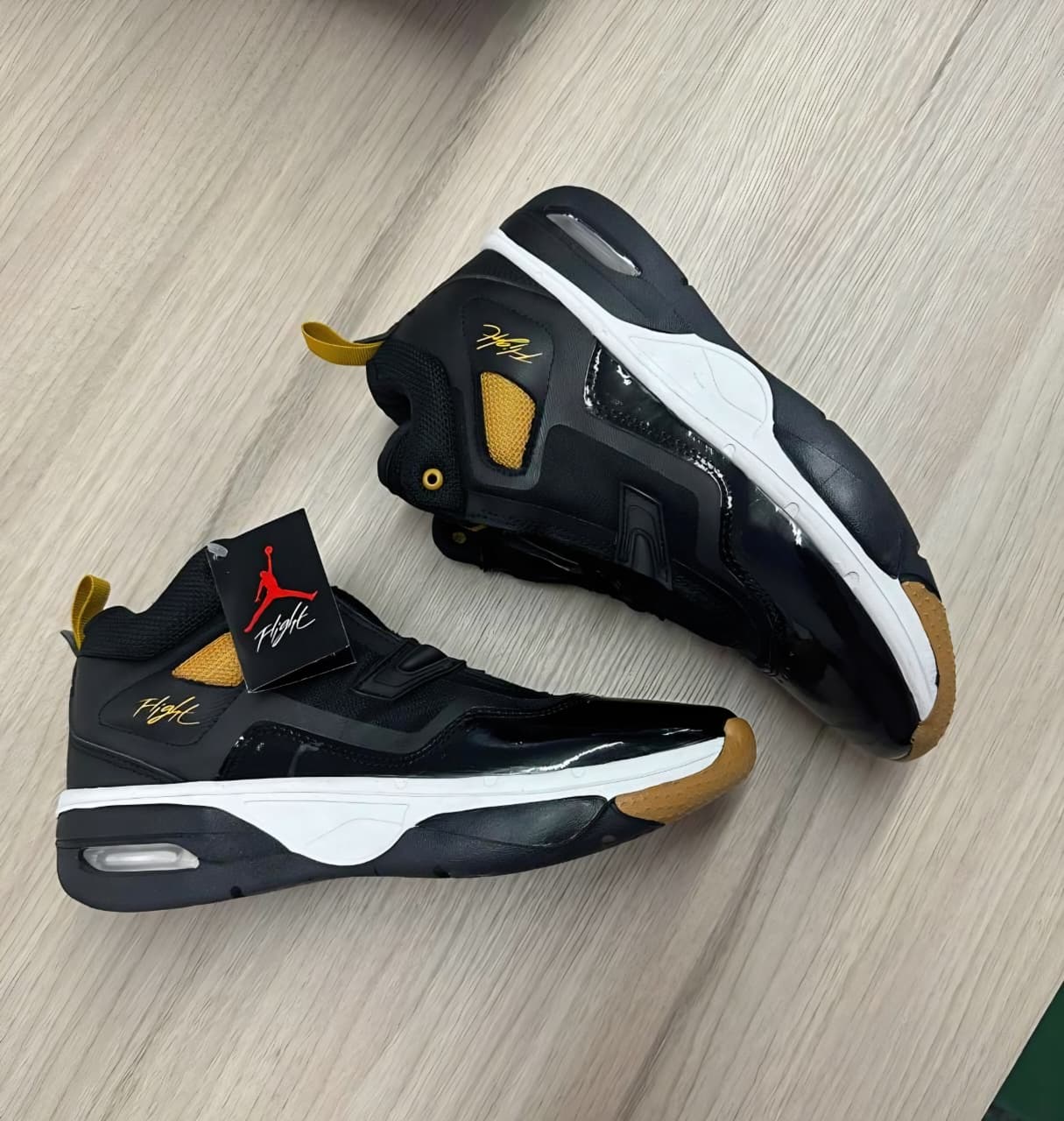 Jordan Loyal 3 Black Yellow