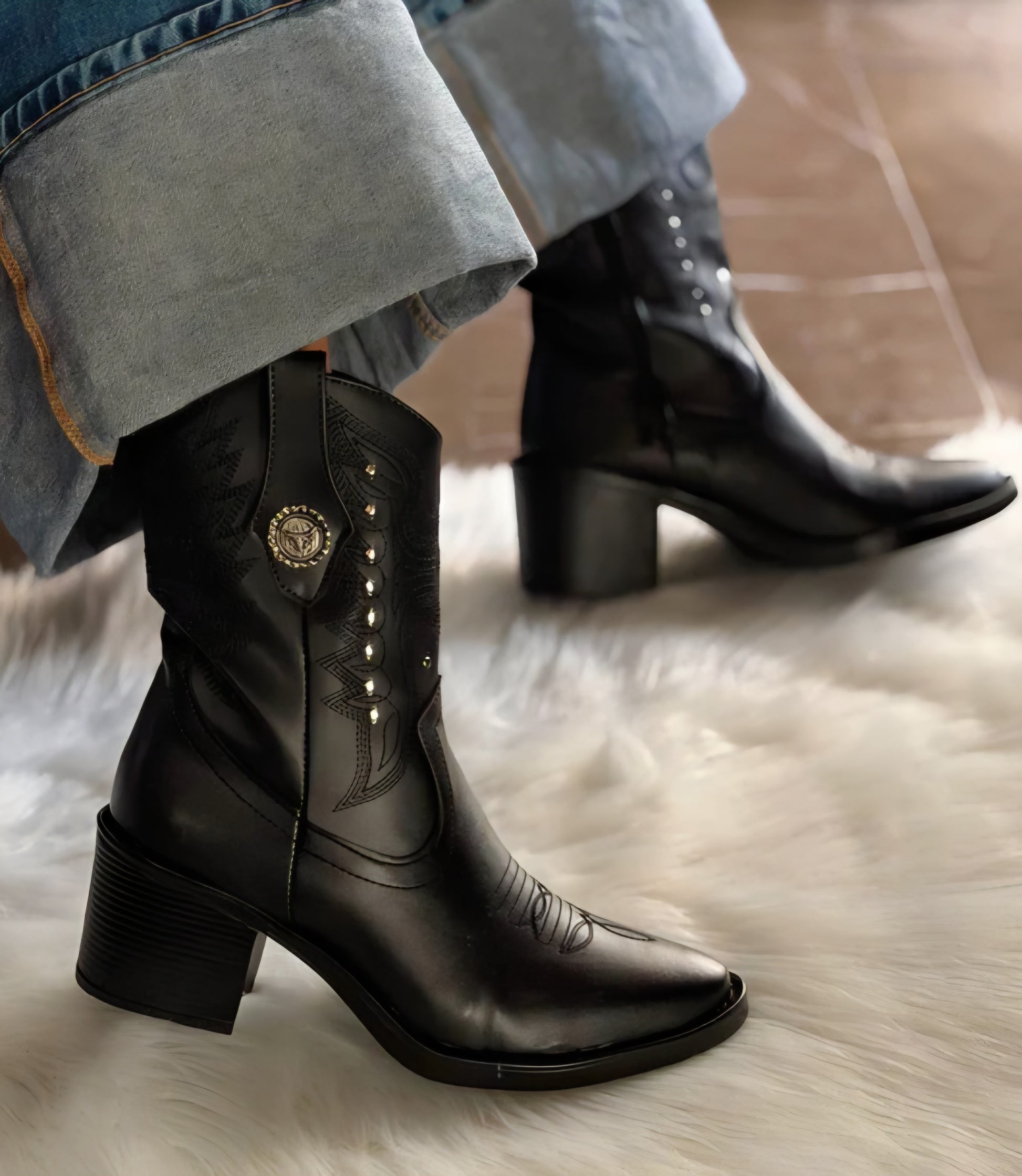 Botin Vaquero Negro Bordado E-712